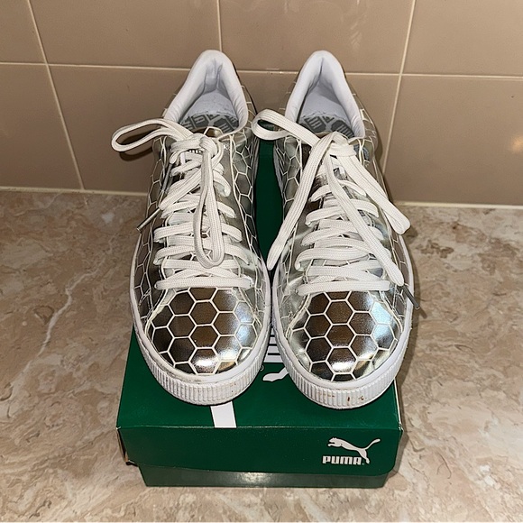 PUMA Metallic Silver Grid Sneakers 9 New in Box